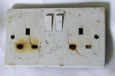 Burnt/cracked Plug socket